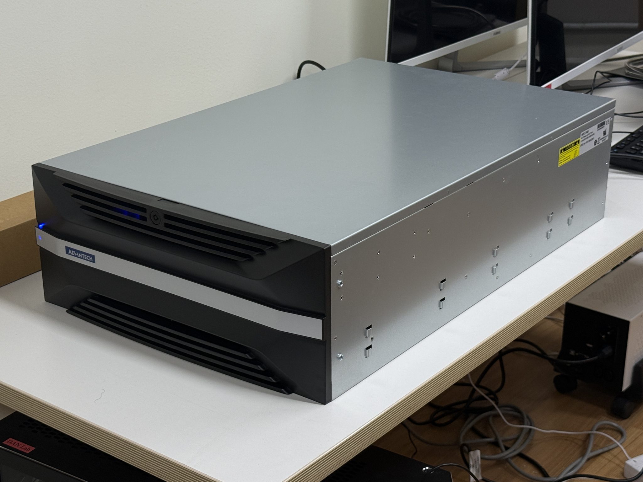 AI 추론 서버 구축 — Advantech HPC 섀시 (2026.05)